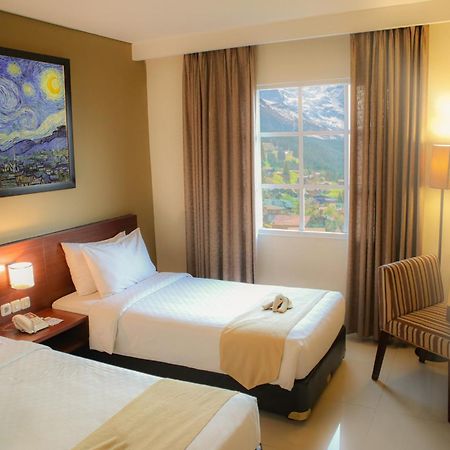 Noormans Hotel Semarang Ngoại thất bức ảnh