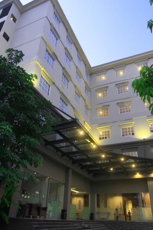 Noormans Hotel Semarang Ngoại thất bức ảnh